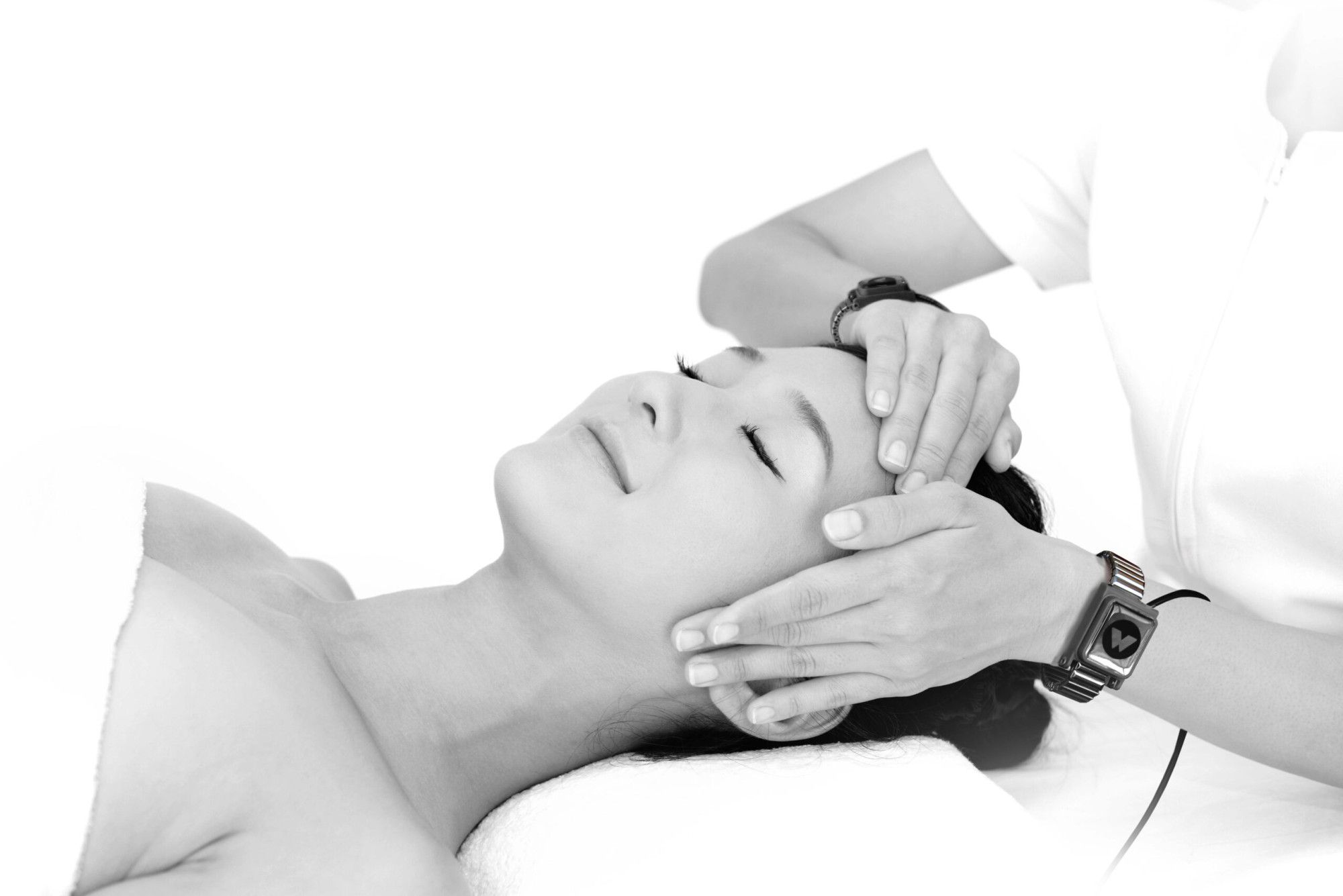 istock-598218018-massage-visage-myback-scaled.jpg